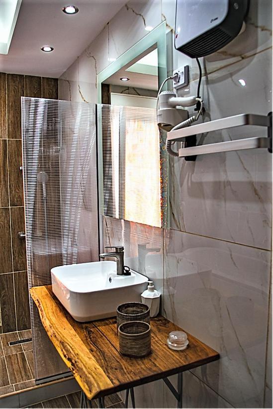 Kassandrou Suite Hot Tub-Jakuzzi - 2 Bedrooms - Big Balcony - Center Szaloniki Kültér fotó