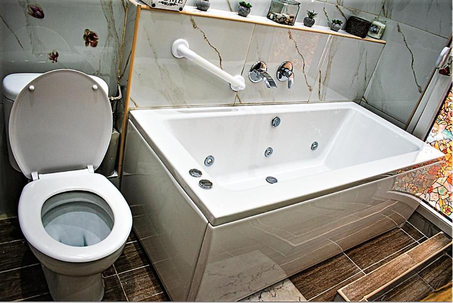 Kassandrou Suite Hot Tub-Jakuzzi - 2 Bedrooms - Big Balcony - Center Szaloniki Kültér fotó